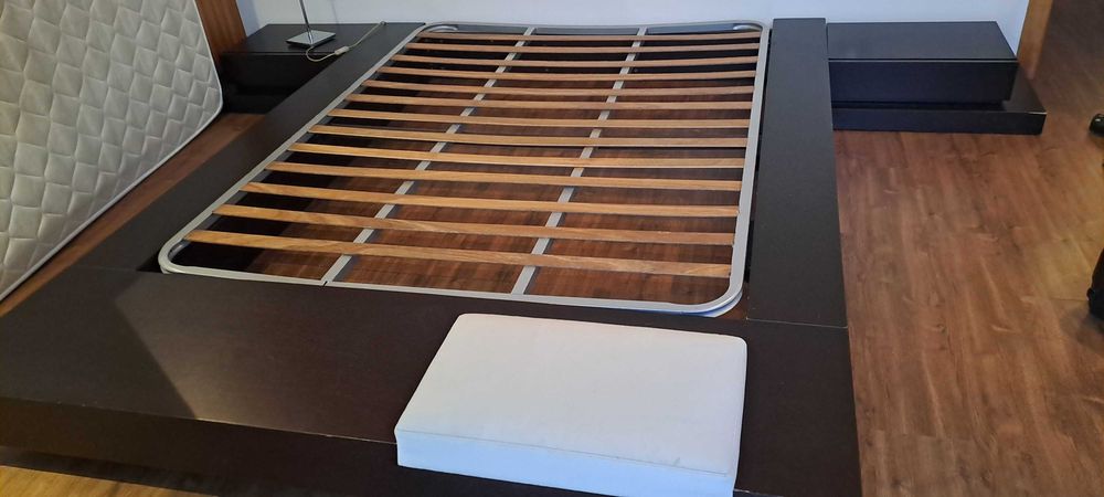 Cama de Casal com estrado