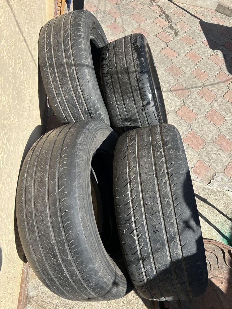 Продам резину 285/60/R18