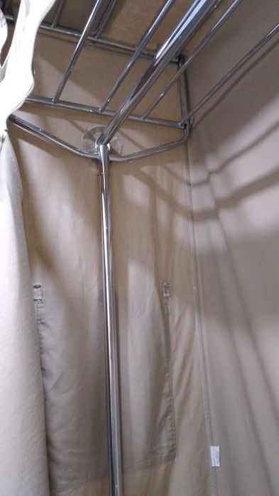 Charriott para roupa