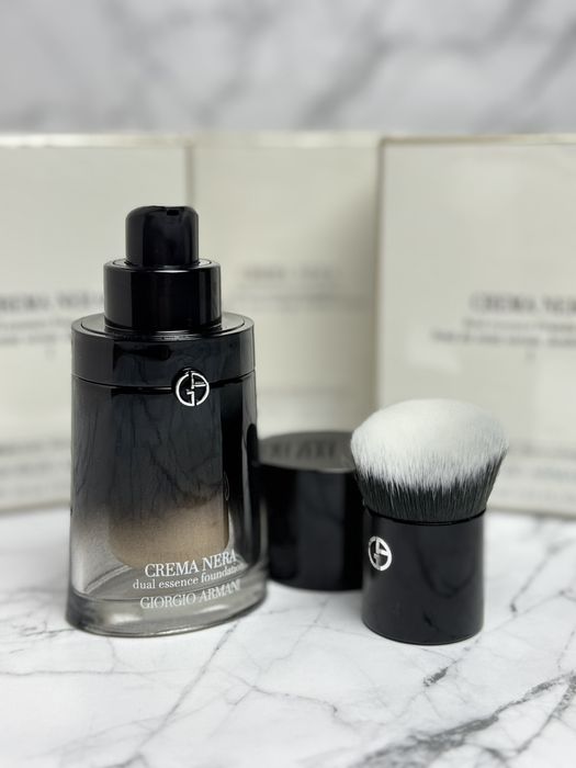 Тональний крем Giorgio Armani 1