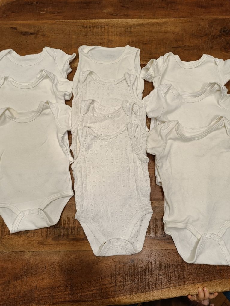 Białe body z krótkim rękawem i bez rękawów, ażurowe (10 szt.)