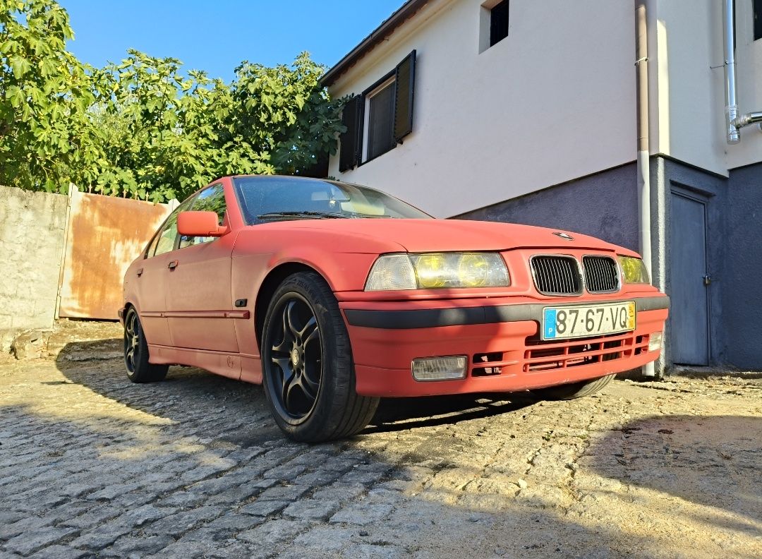 BMW E36 325 TDS.