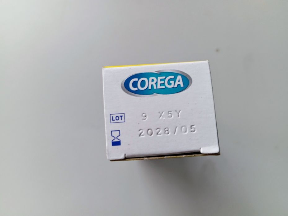 Corega Super Mocny Krem mocujący do protez zębowych 70 g 2 szt.