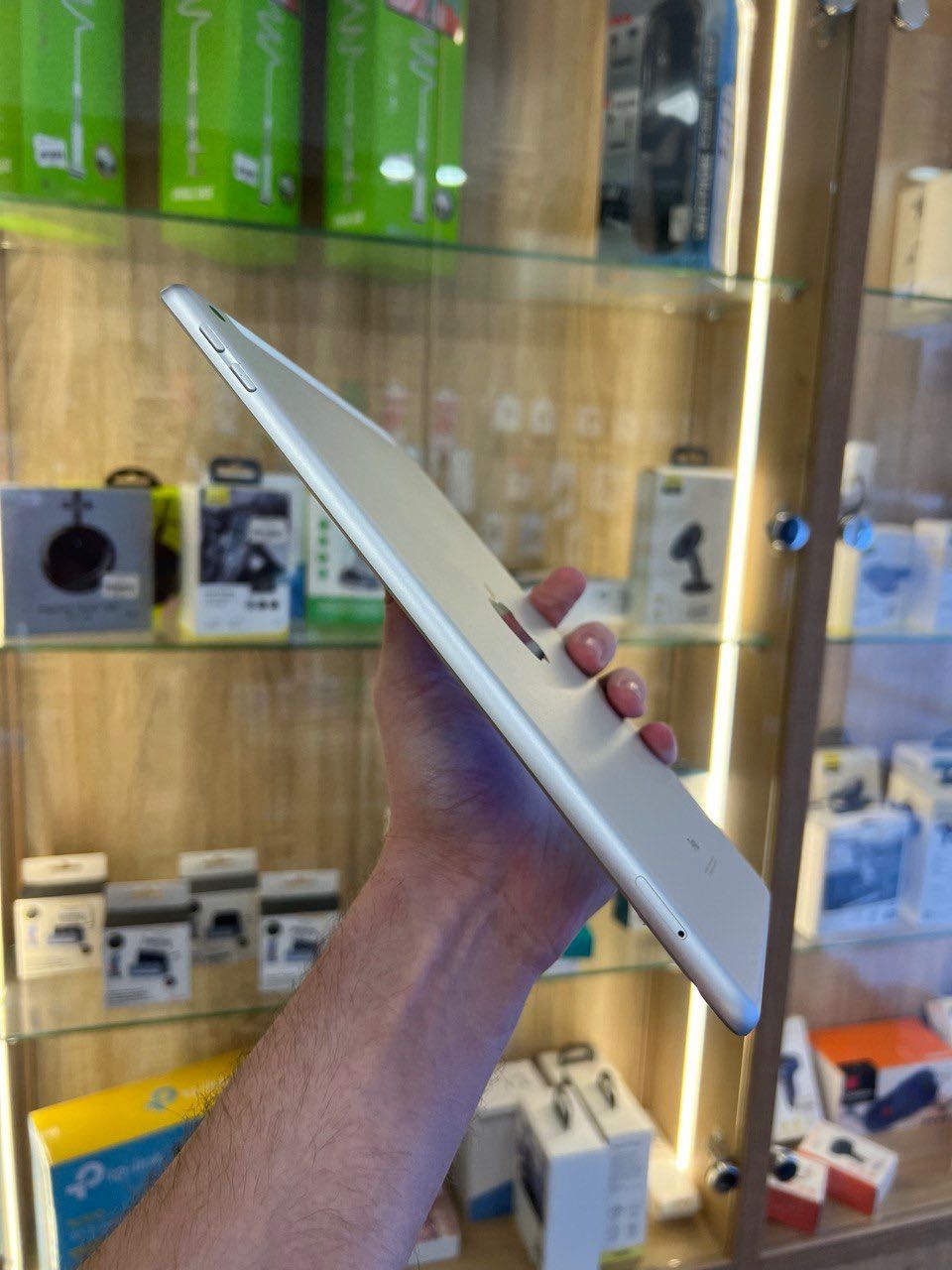 планшет iPad 6 32gb Silver Wifi+LTE 9.7 з гарантією Без обмежень