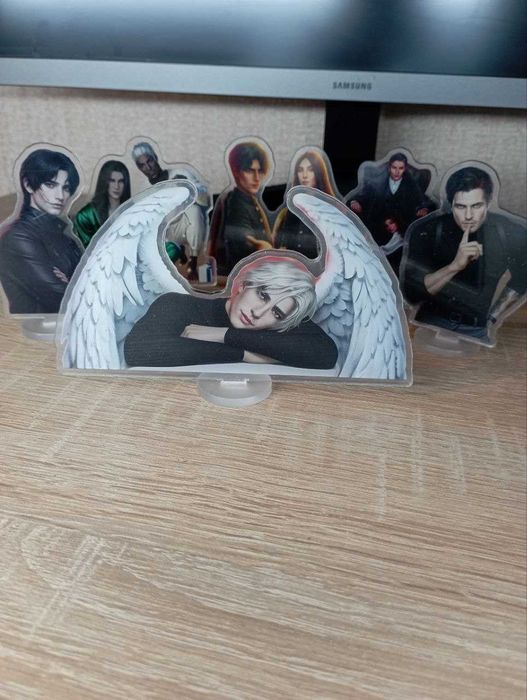 акрилові фігурки по клубу романтики