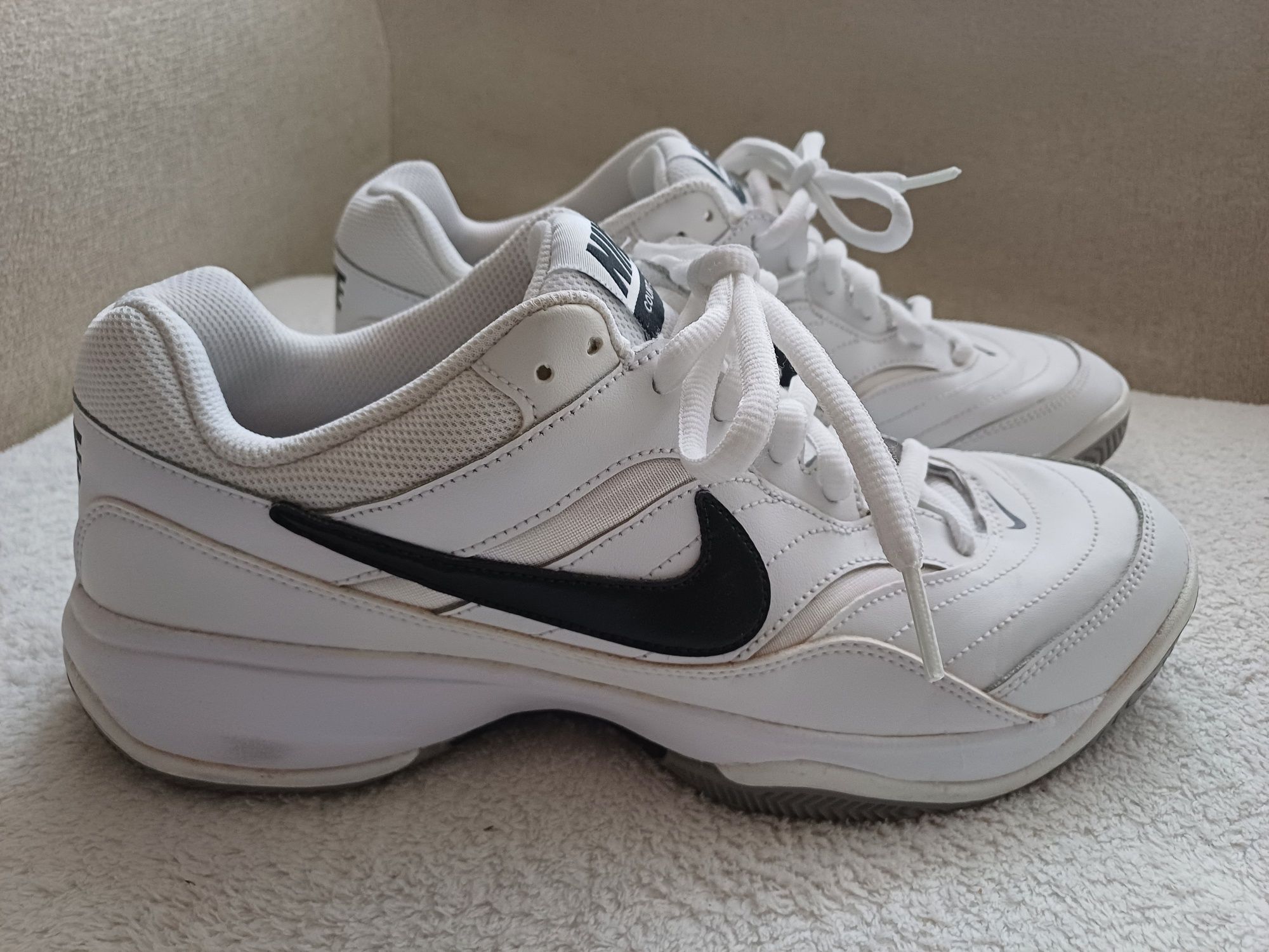 Buty sportowe białe Nike roz. 43