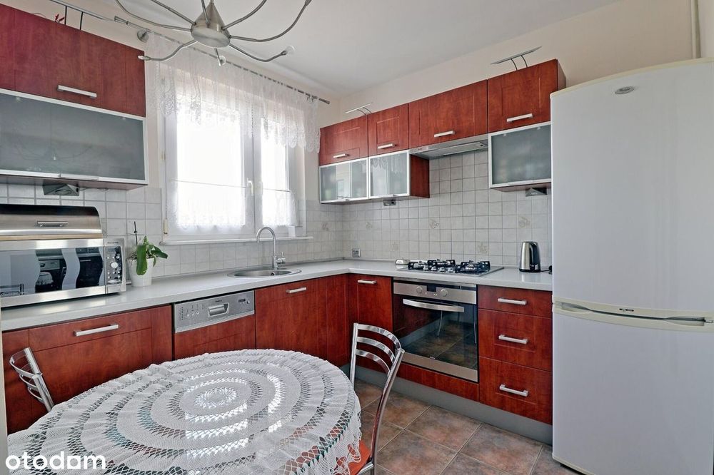 Komfotrowe i wyposażone mieszkanie z balkonem