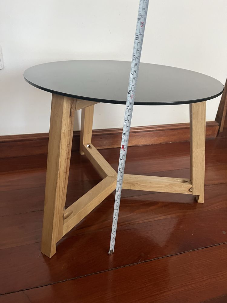 Mesa com tampo em vidro temperado