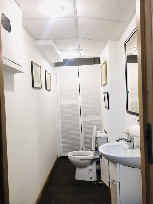 Кабинет офис 6м2 под маникюр склад юредический адрес  Левобережная