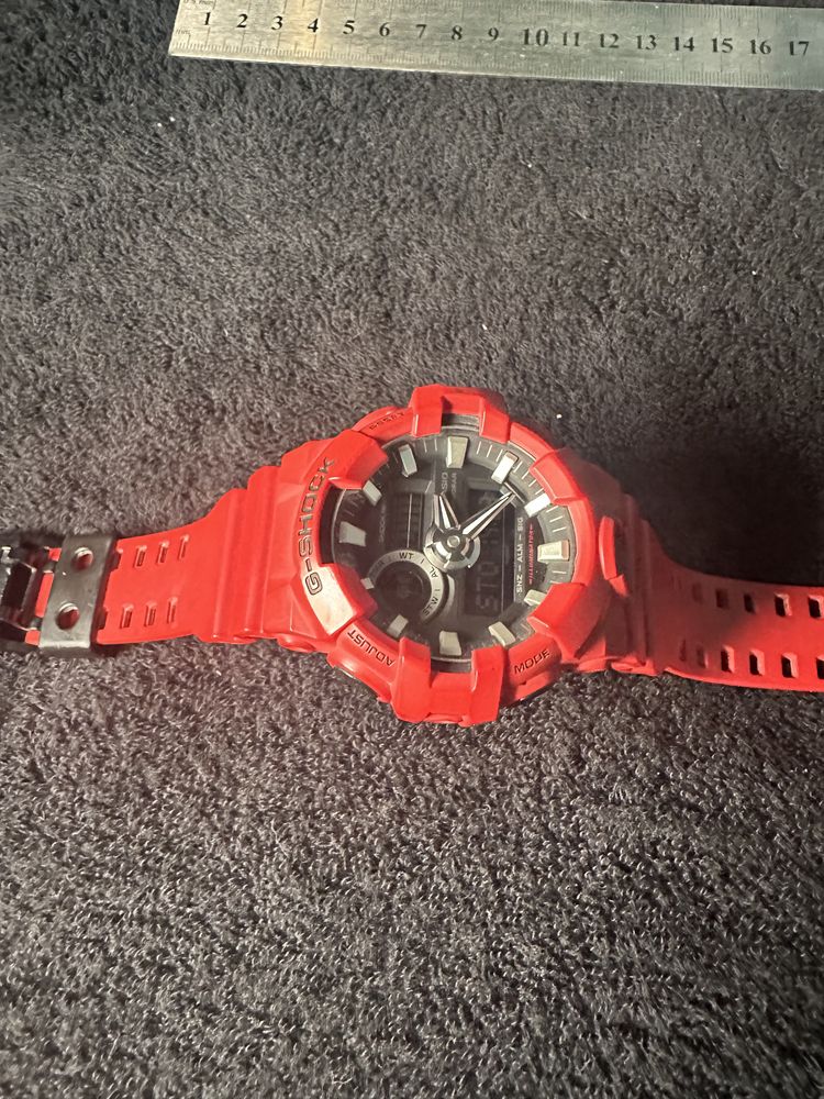 Casio G-shock GA-700 Kultowy zegarek