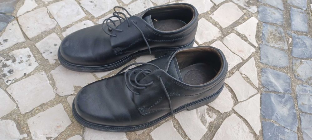 Sapatos em bom estado tamanho 42