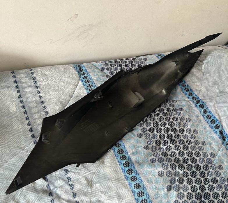 Carenagem esquerda traseira pcx 2021