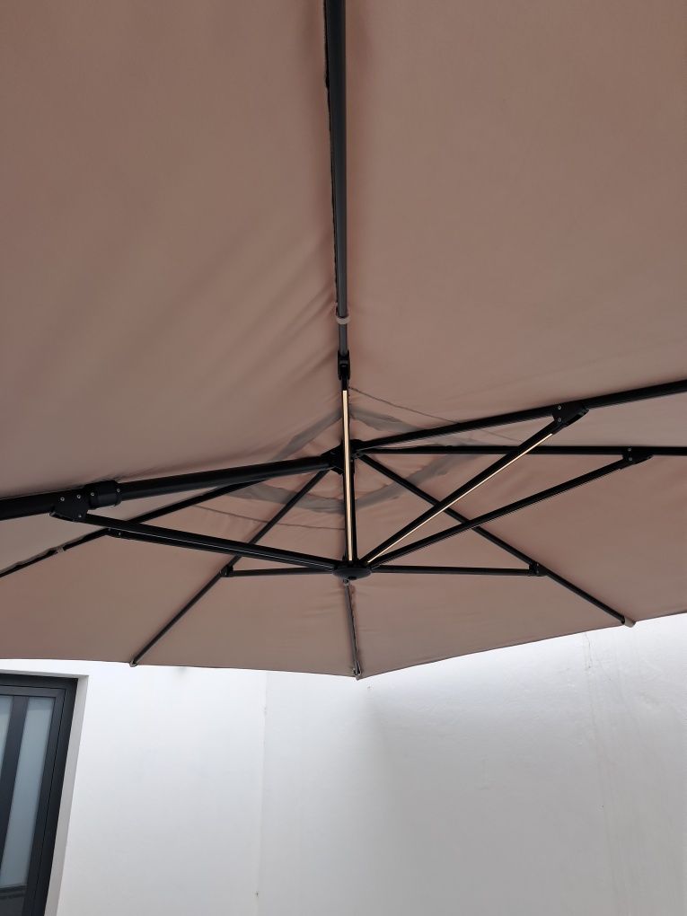 Guarda sol 280x390 com luz led e rotação em vários ângulos