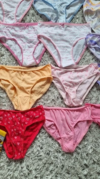 Bielizna dla dziewczynki całość 20 zł