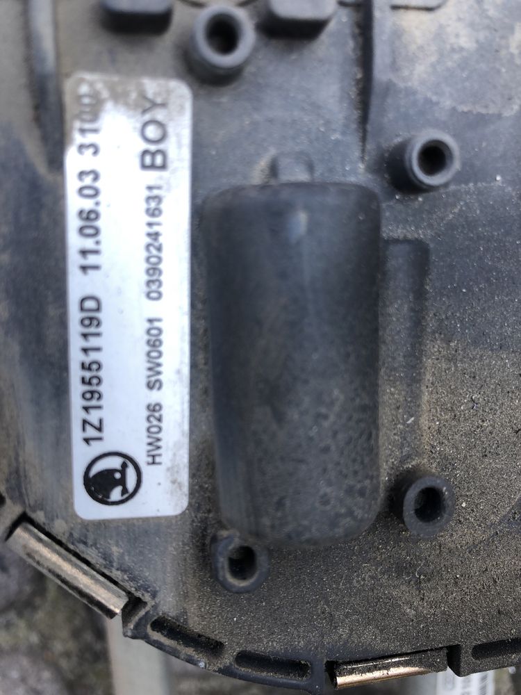 Трапеція  Шкода Октавія А5 Skoda Octavia  A5  1Z1955023E  1z1955119d