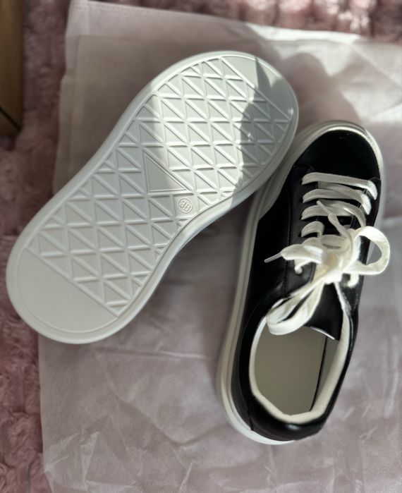 Кросівки Жіночі «Нові»