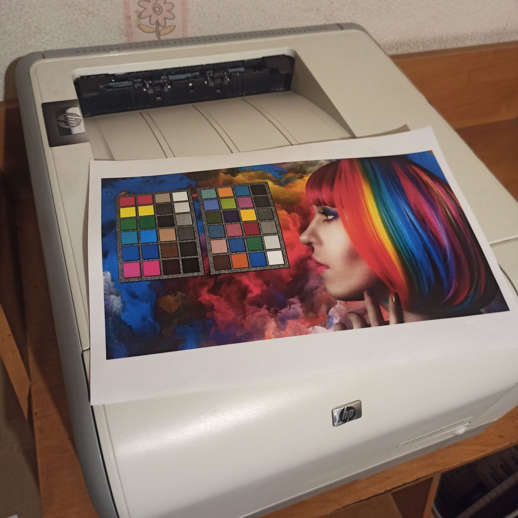 Цветной лазерный принтер, практически новый!