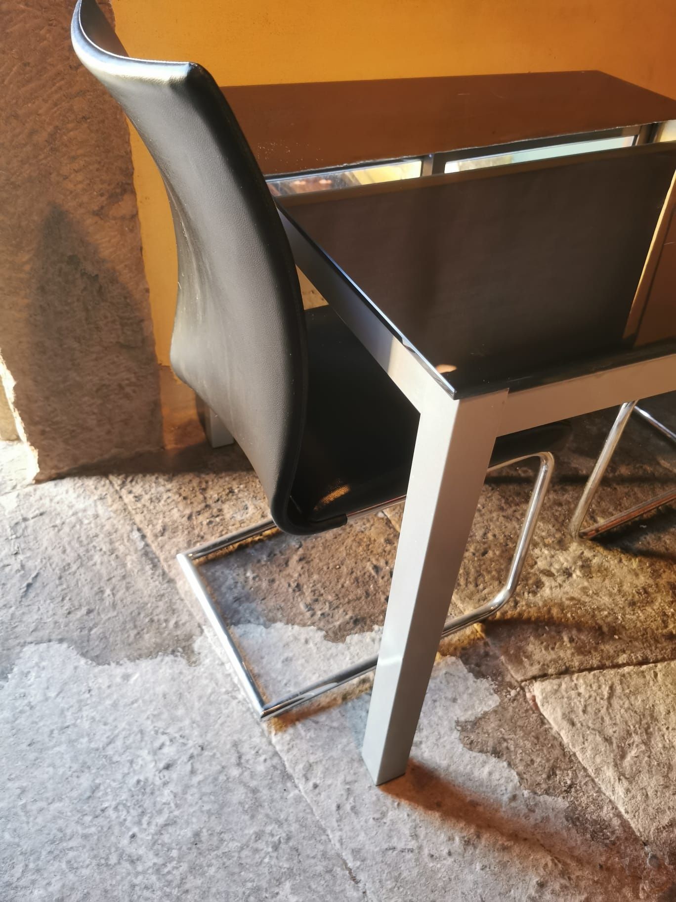 Mesa e 4 cadeiras