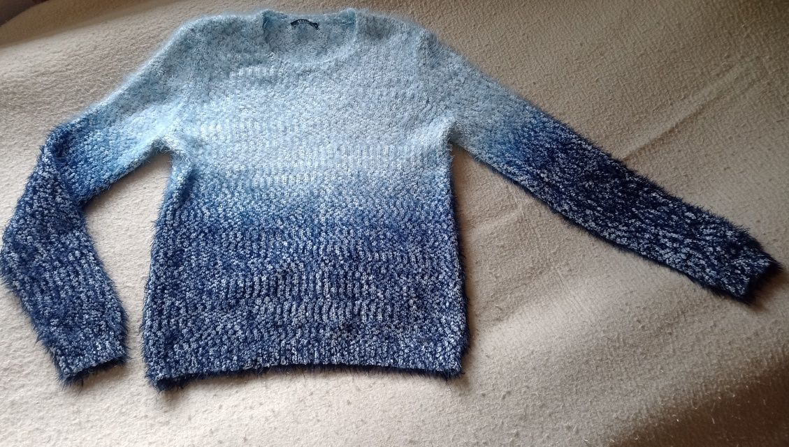 Sweter Mohito niebieski cieniowany, ombre, z włóczki "trawka"