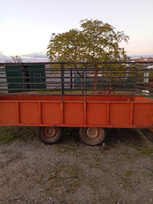 Atrelado transporte de gado vivo