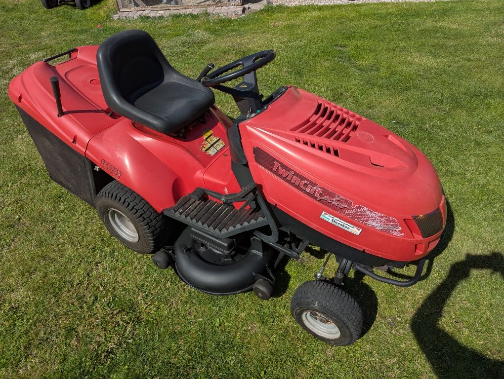 Kosiarka traktorek Castelgarden Twin-Cut Briggs Stratton 16/102