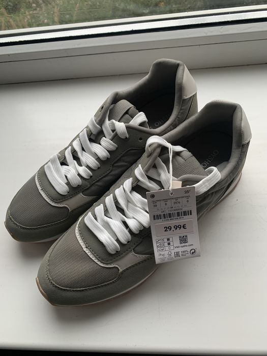 Кросівки жіночі, нові , текстильні, колір сіро - оливковий