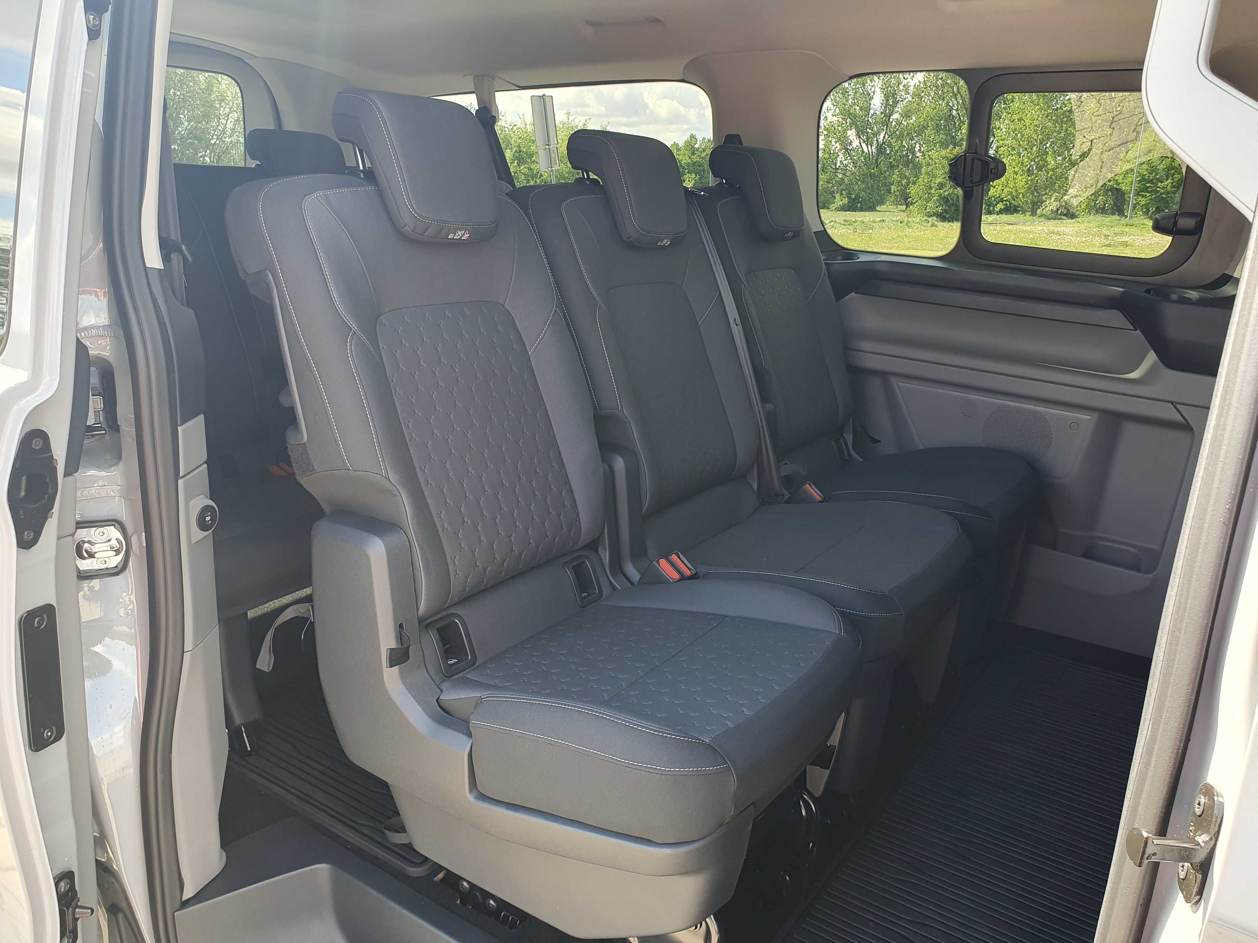 Wynajem Busa 9 osobowego Ford Transit Custom Long 2025r.
