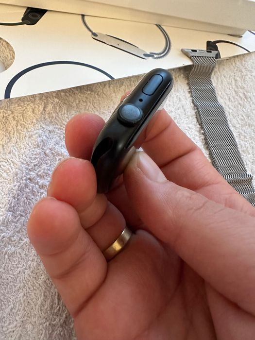 Apple Watch Series 8 (45 мм, Алюминий, GPS) Аккумулятор 100%