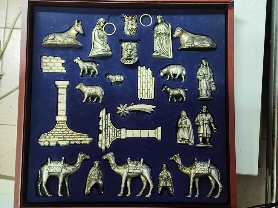 Presépio de Natal em estanho  - 24 Peças