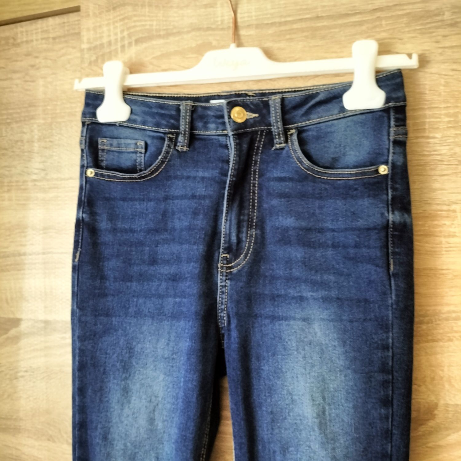 Damskie spodnie jeans roz S Sinsay