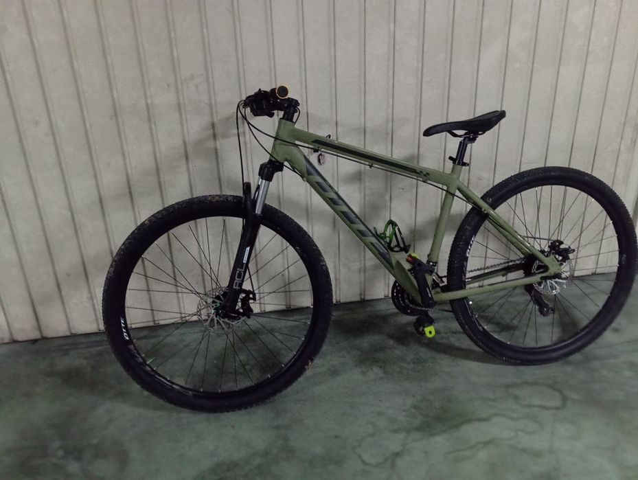 Bicicleta de montanha seminova, tamanho L, aro 29