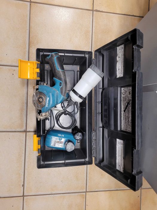 Przecinarka piła Makita CC300D + 2x akumulator i ładowarka