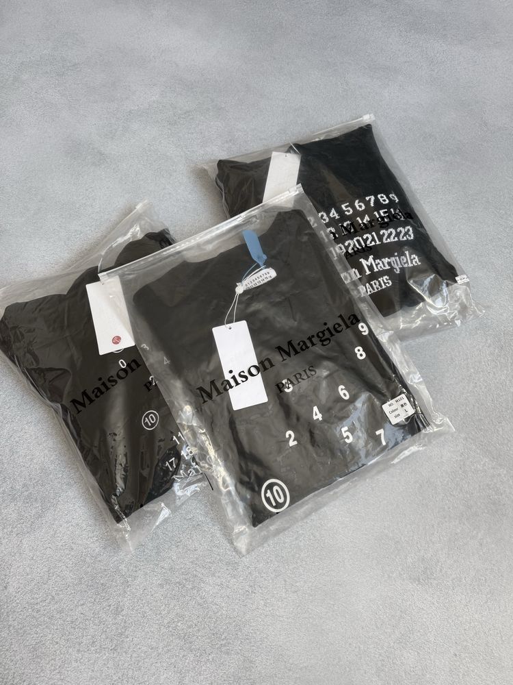 Футболка Maison Margiela Paris MM6 Calendar Logo Unisex Оверсайз