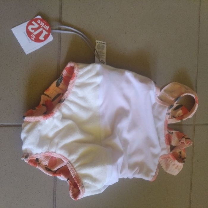 Strój kąpielowy nowy na wzrost 68-74 cm firmy Tu z pieluszką