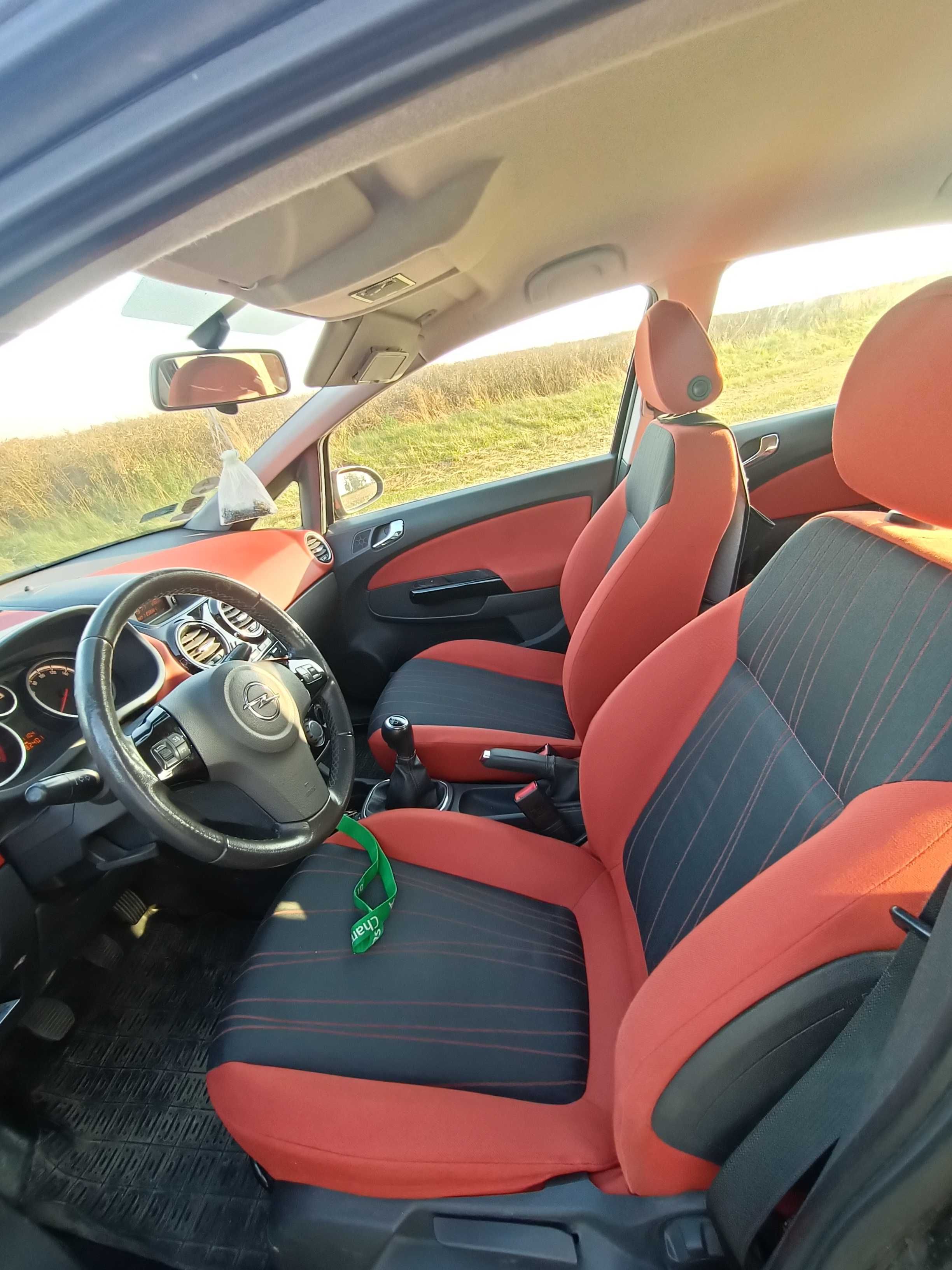 Opel Corsa 1.2 benzyna stan bardzo dobry