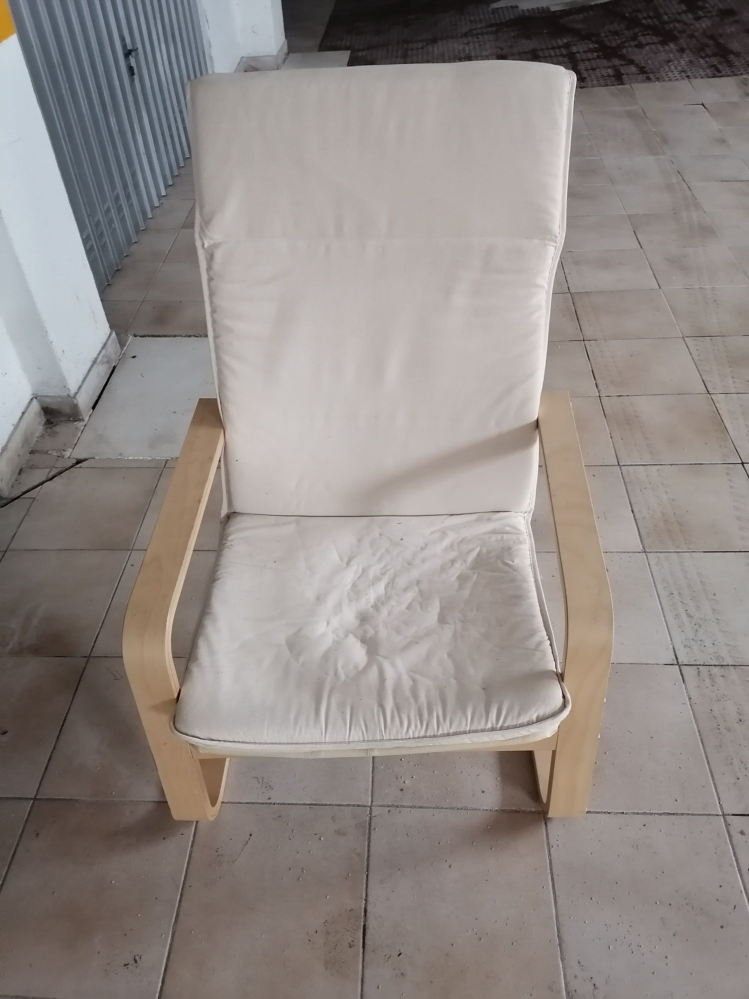 Cadeira madeira ikeia