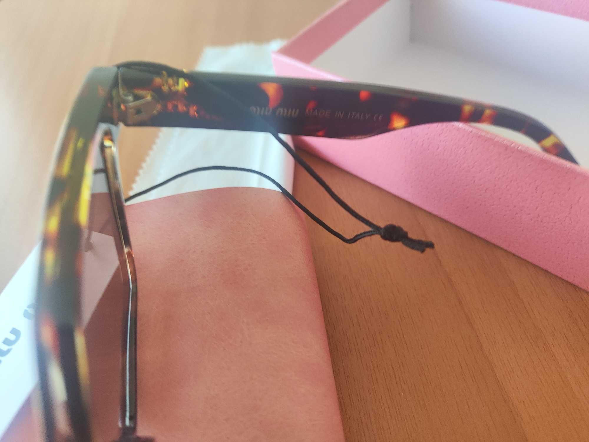 Óculos de Sol Miu Miu