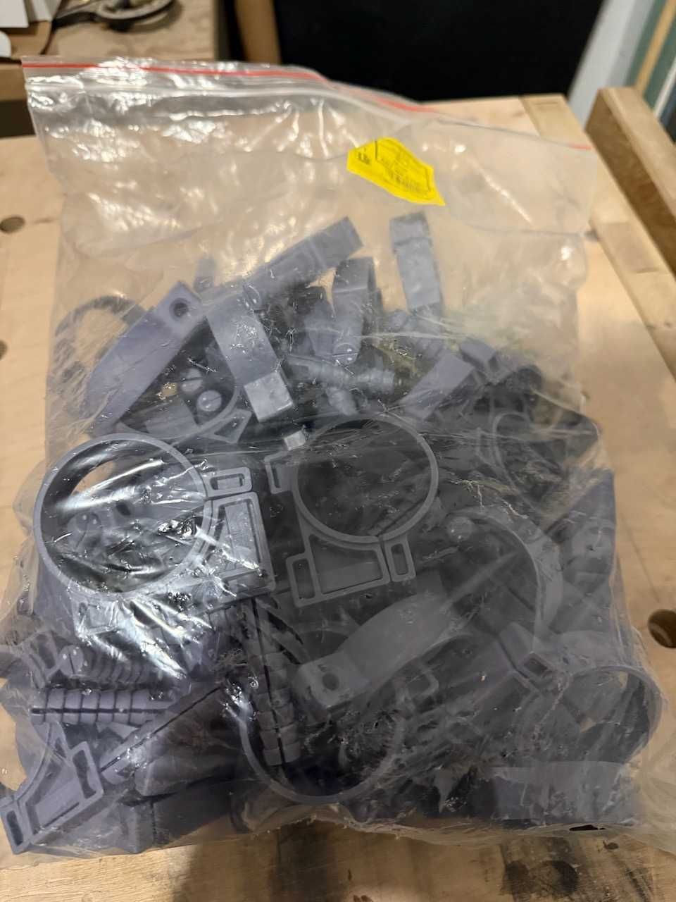 Obejma, uchwyt rur fi 50mm 62 sztuki