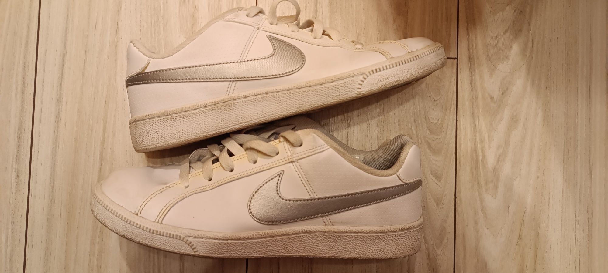 Buty Nike białe sznurowane