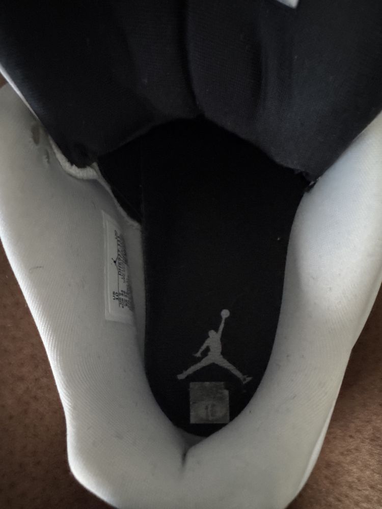 Air Jordan 4 military black em muito bom estado 44