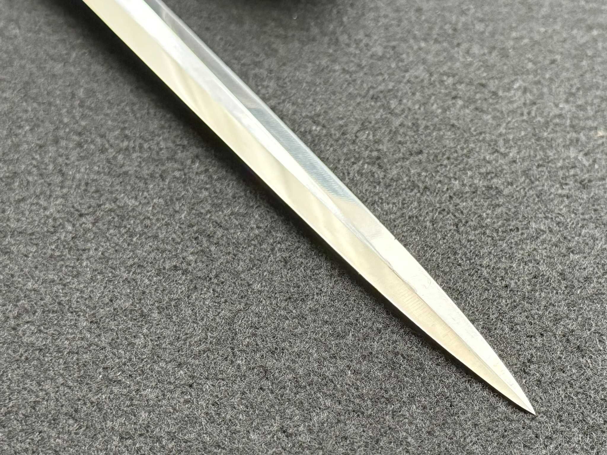Kordzik Luftwaffe 2 Model “F.W Holler Solingen” z temblakiem I rapcie