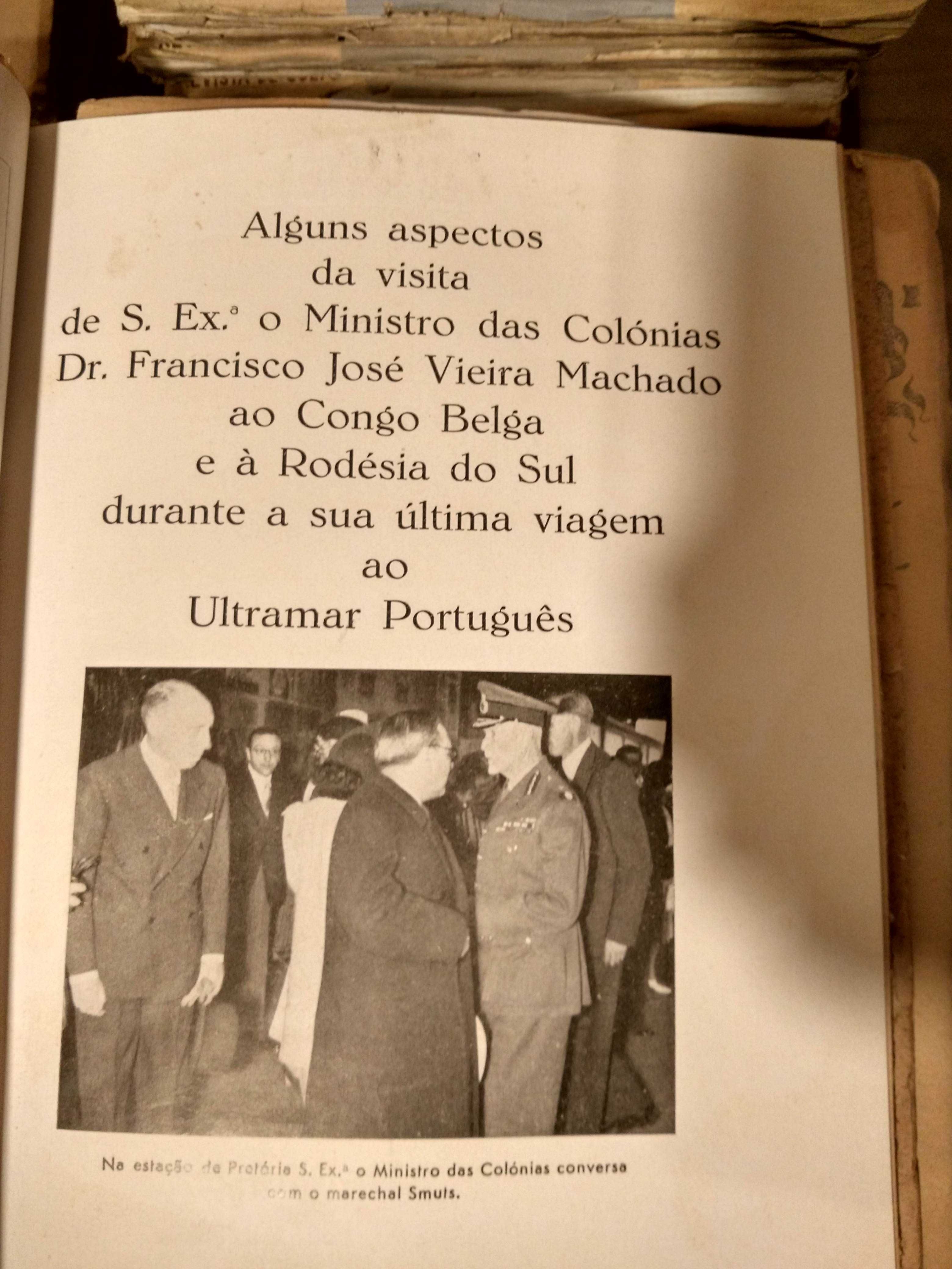 Colecção em fascículos da revista Mundo Português