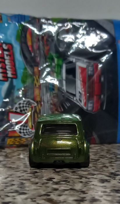Morris mini hot wheels