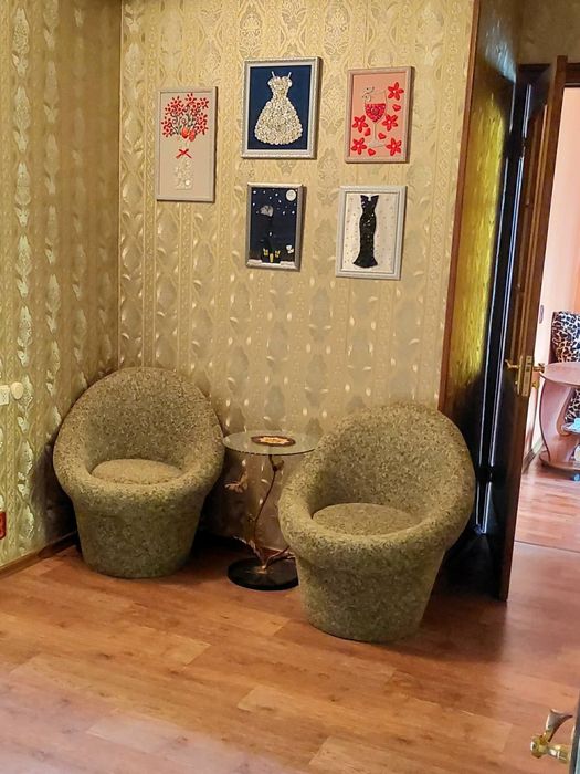 Крісло з нішею для зберігання