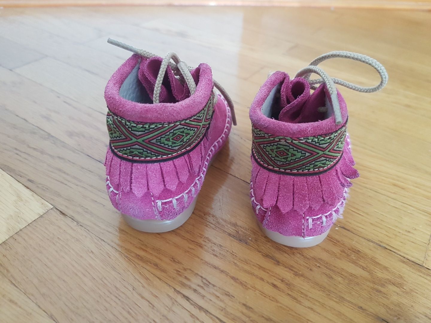 Дитяче взуття для дівчинки черевички