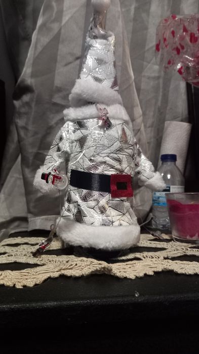 Vendo vestido de natal pra garrafas