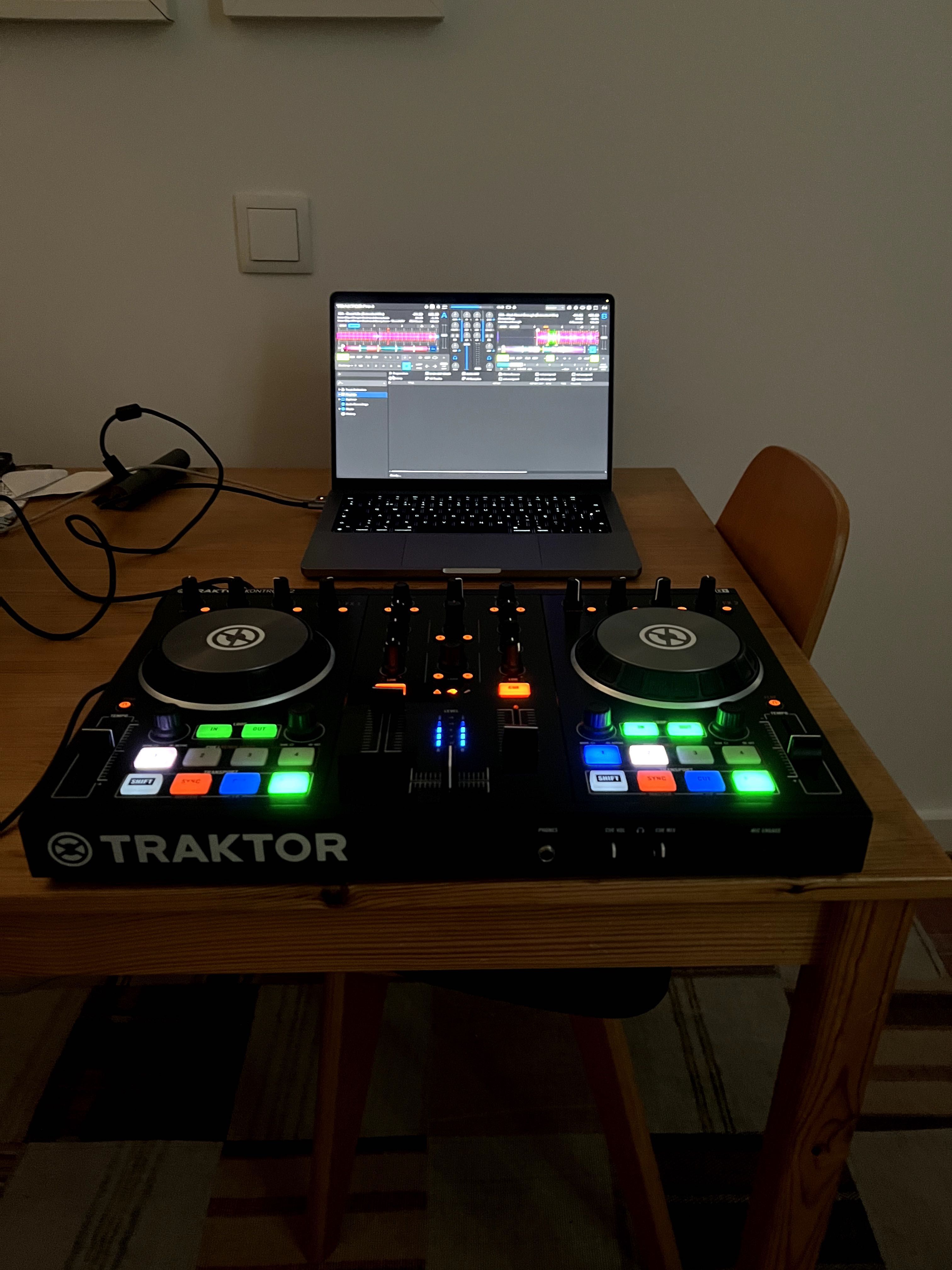 Traktor Pro S2 MK2 Controllador