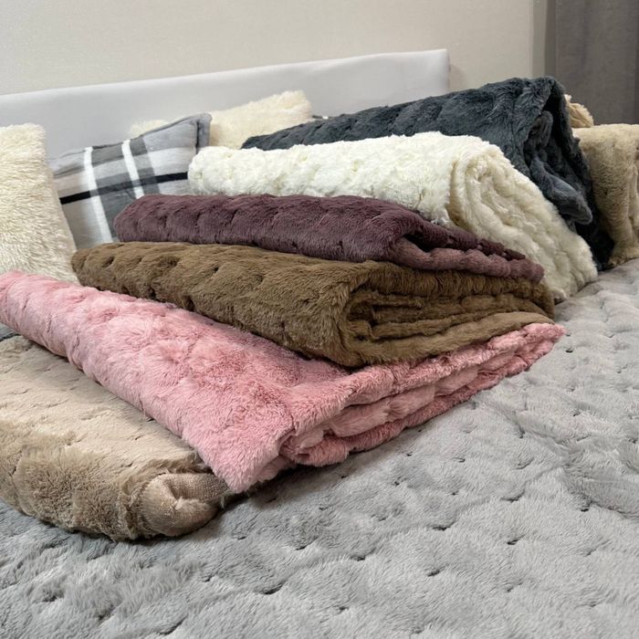 Розкішний двосторонній велюровий плед-покривало “Шиншила”