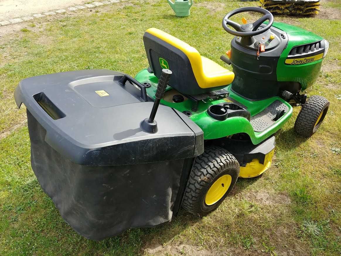 John Deere X135R traktorek kosiarka pług szczotka rotacyjna zestaw