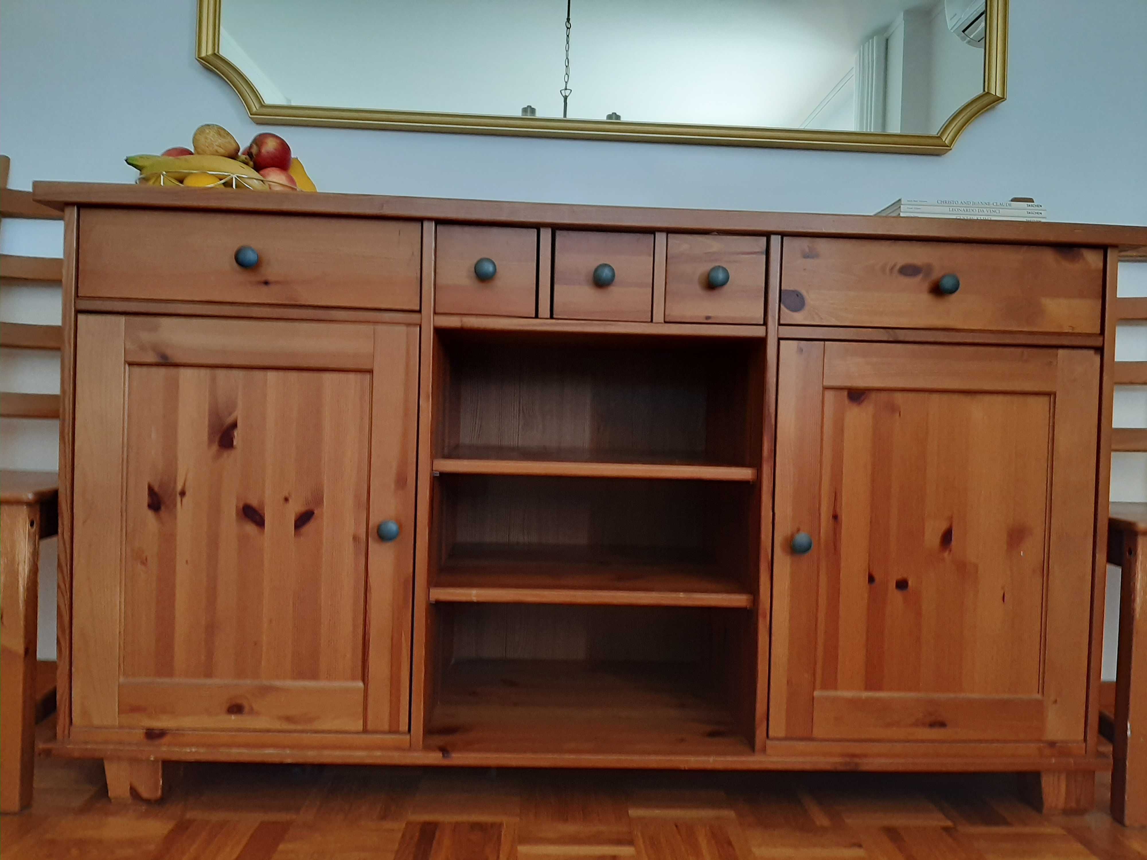 Mesa jantar e aparador e 6 cadeiras